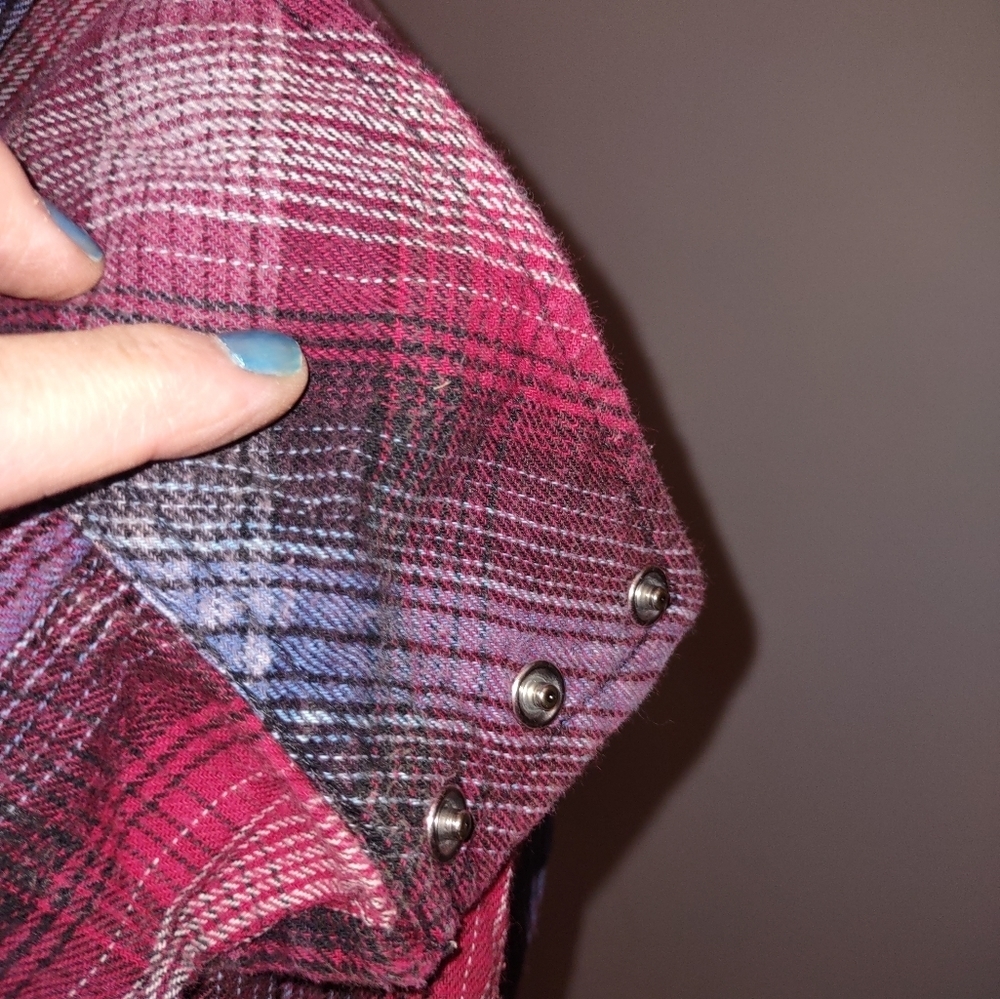 GOLDEN by TNA button down shirt - Picture 7 of 7